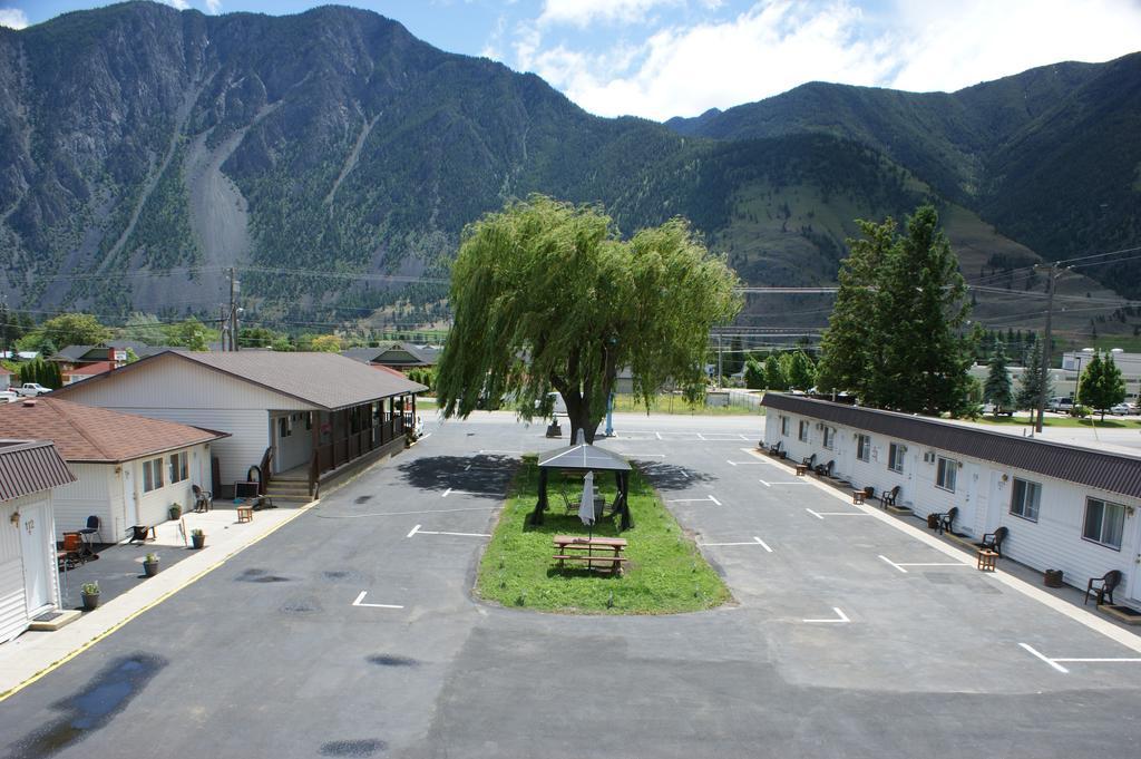 Elks Motel Keremeos エクステリア 写真