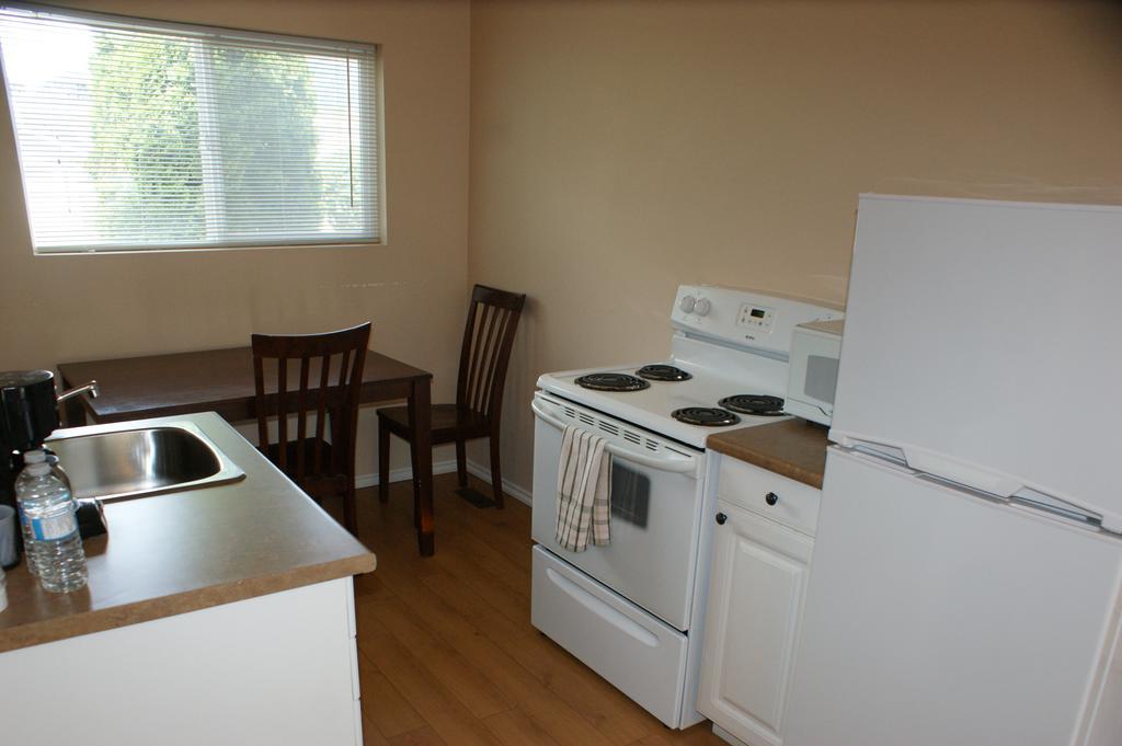 Elks Motel Keremeos 部屋 写真